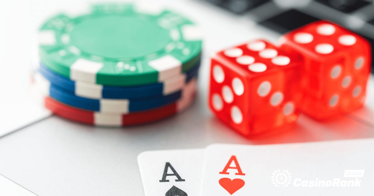 Tiešsaistes pokers pret standarta pokeru — kāda ir atšķirība?