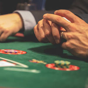 Pokera terminu un definīciju saraksts