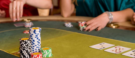 Plusi un mīnusi, spēlējot Caribbean Stud Poker